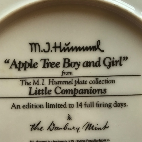 M.J. HUMMEL Plate Decor Apple Tree Boy and Girl Danbury Mint 8” Round - Picture 6 of 9